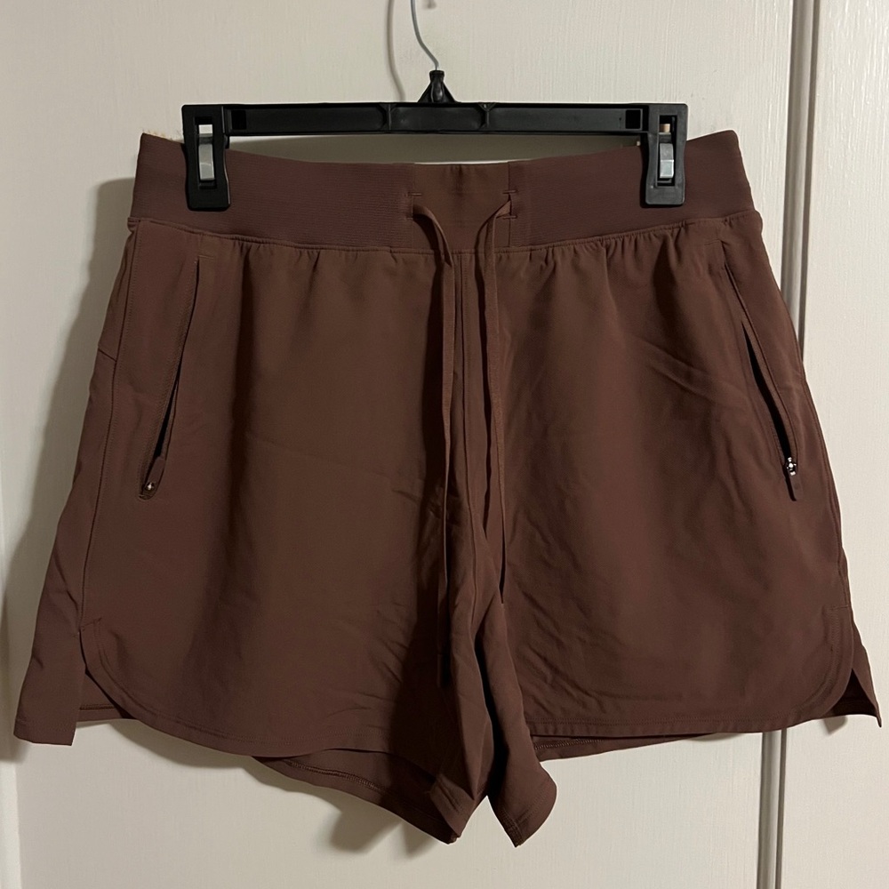 Lululemon License to Train High Rise Short 4”